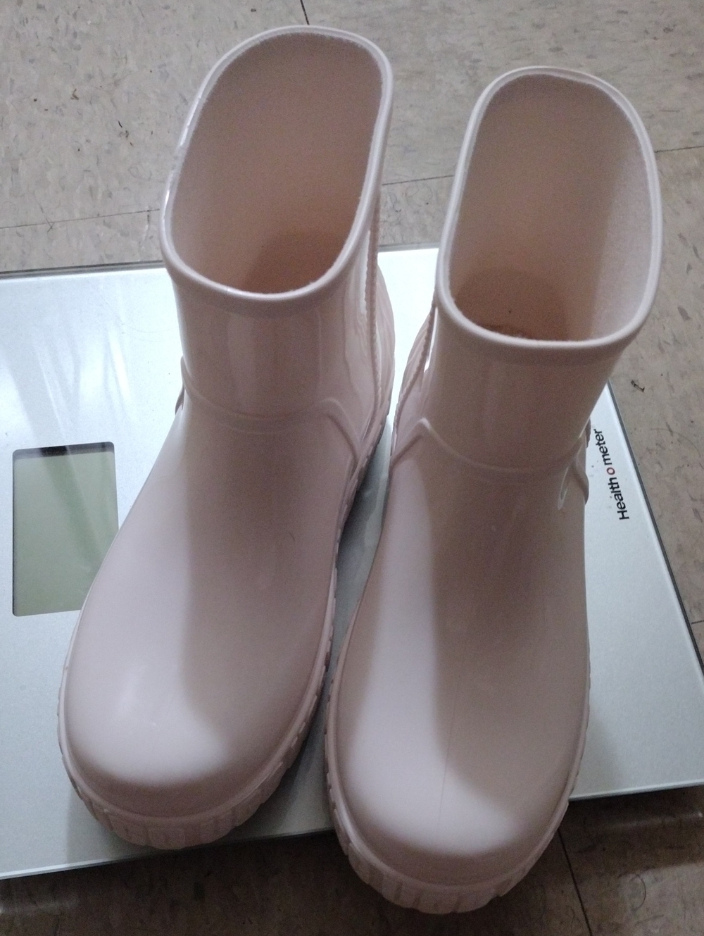 UGG Cream Platform Rain Boots - Picture 5 of 5